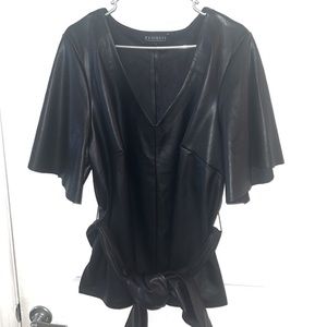 ELOQUI BELTED LEATHER TOP